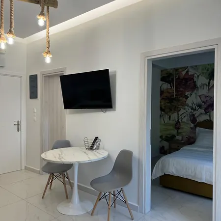 Cozy Center B * Rhodes City