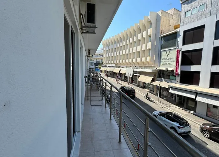 Daire Cozy Center B Rhodes City