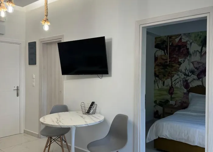 Cozy Center B * Rhodes City